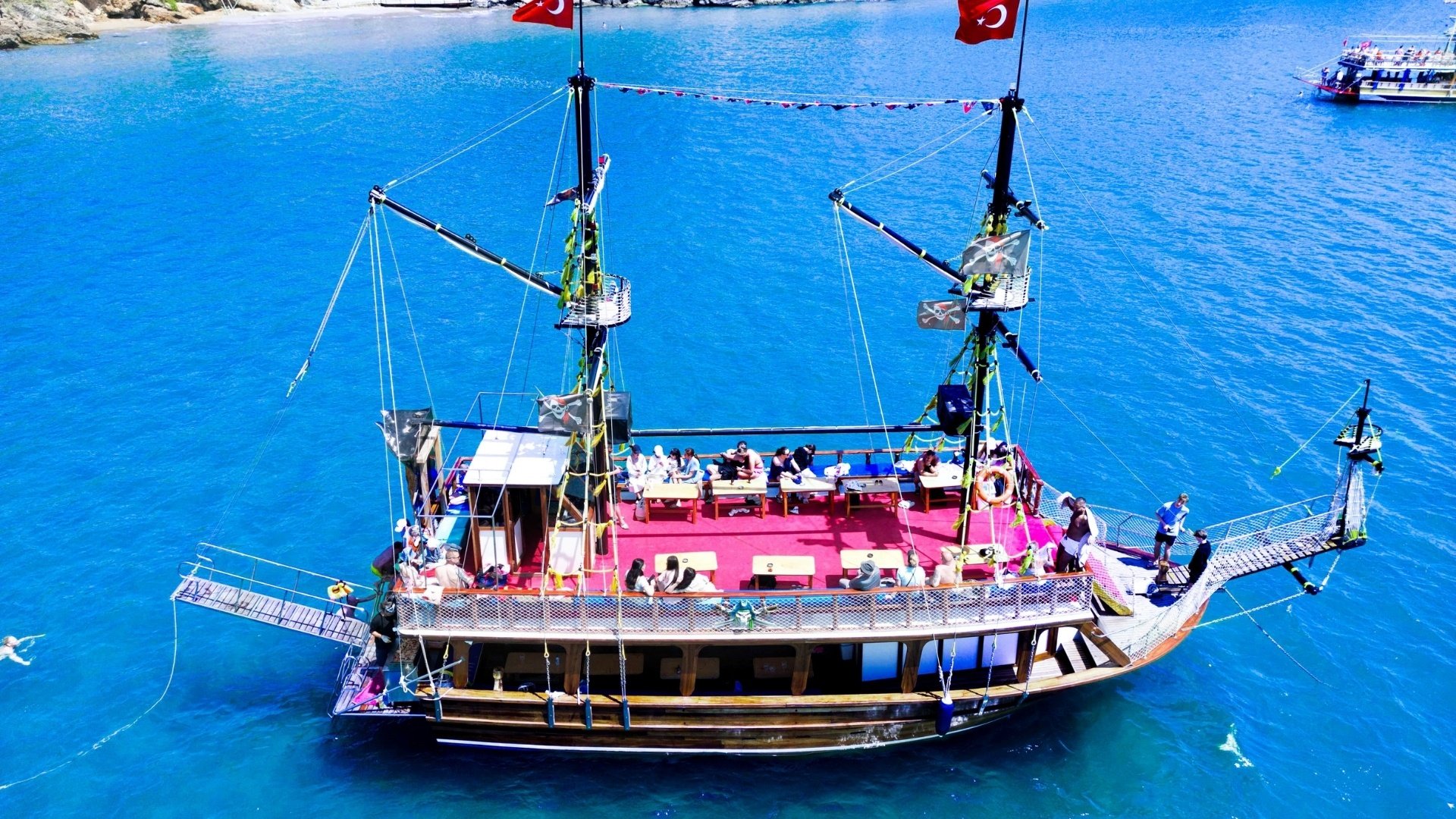 Korsan Tekne Turu Köpük Partili 6