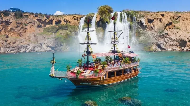 Antalya pirate boat tour near the Düden Waterfall Antalya pirate boat tour near the Düden waterfall