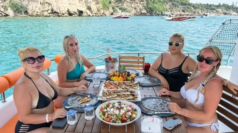 Seafood lunch served on a private boat tour in Antalya VIP seafood lunch served on board a private boat tour in Antalya