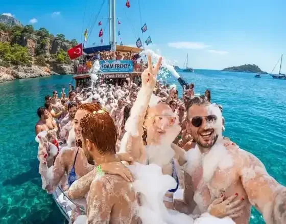 Antalya köpük partili tekne turu kampanyası