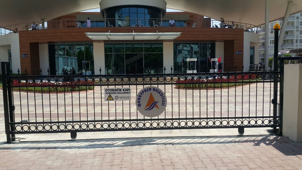 MURATPAŞA BELEDİYESİ KAPALI YÜZME HAVUZU