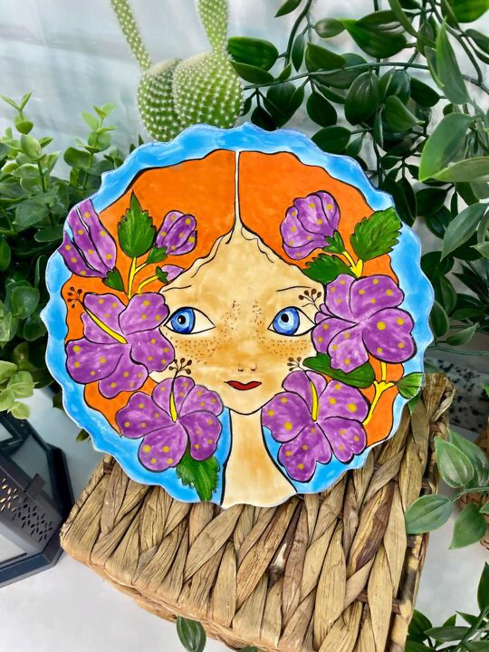 İznik Çini Tabak Kız Motifli