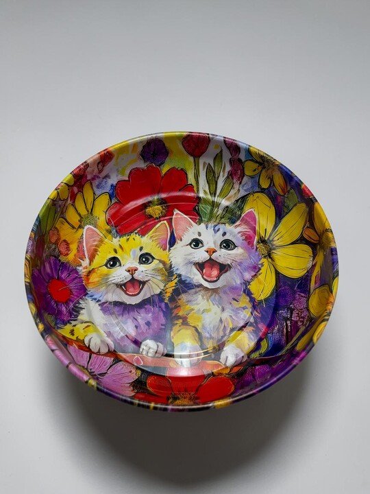Sevimli Kediler ve Çiçekler Desenli Metal Tabak