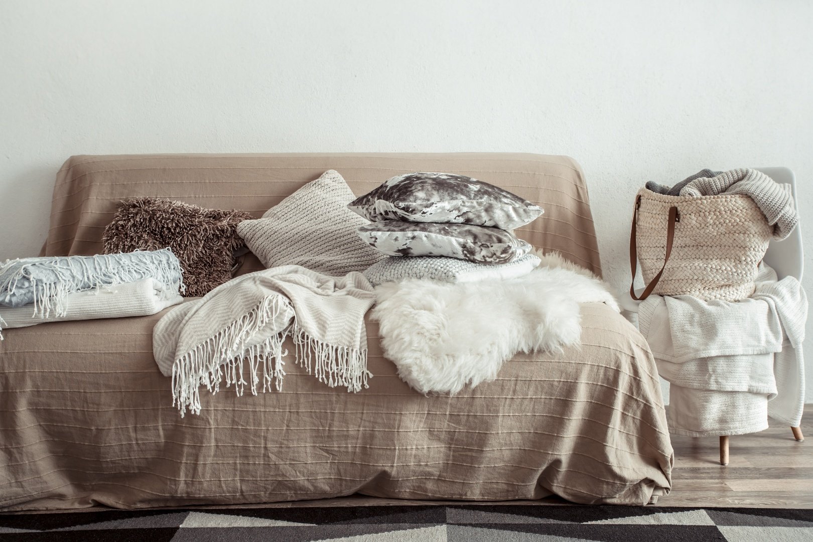 Interior-Living-Room-With-Sofa-Decorative-Items