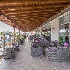 Lobby Terrace