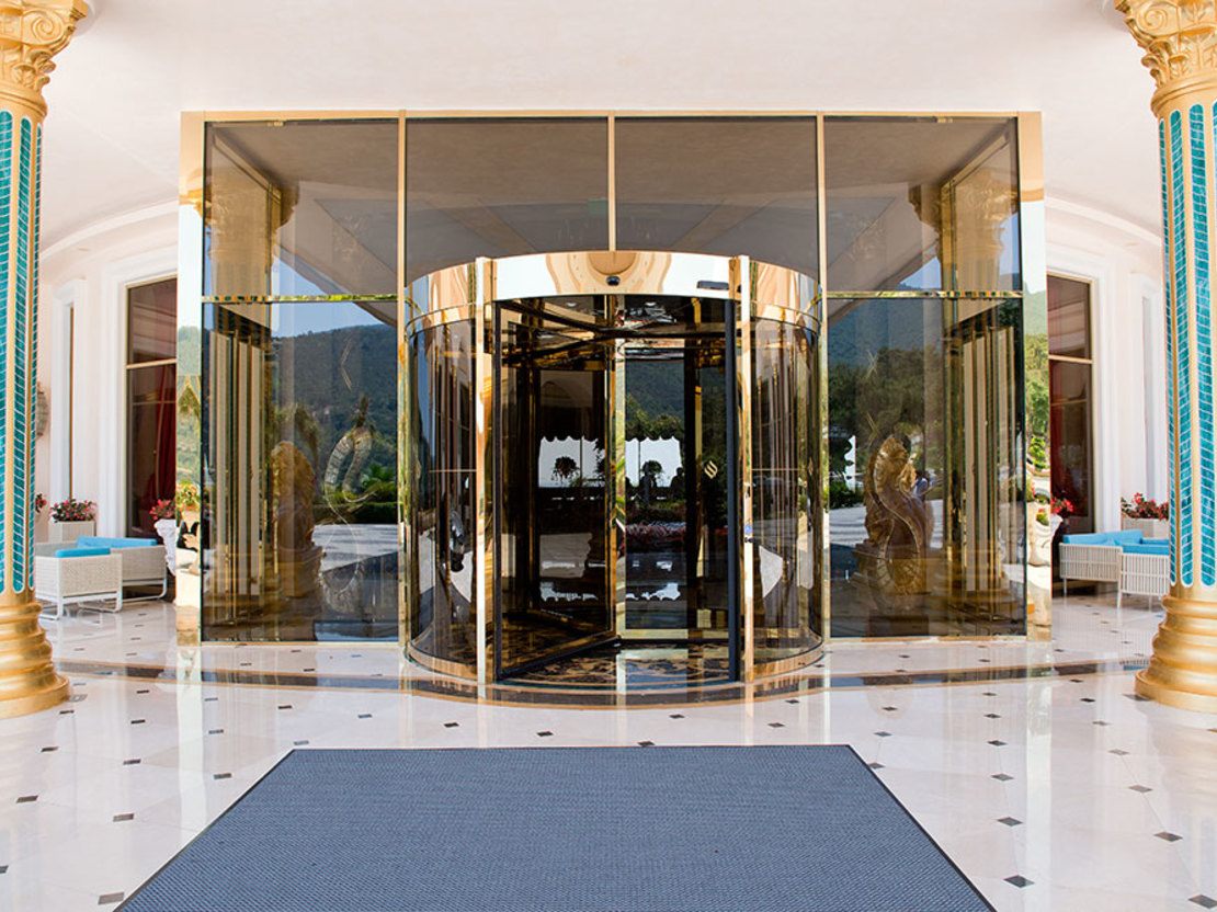 Paramount Hotel & Resort