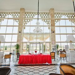 Side Crown Charm Palace (1)