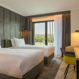 FOUR POINT BY SHERATON