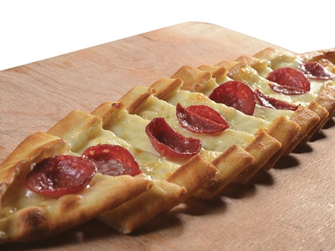 Sucuk Kaşarlı Pide