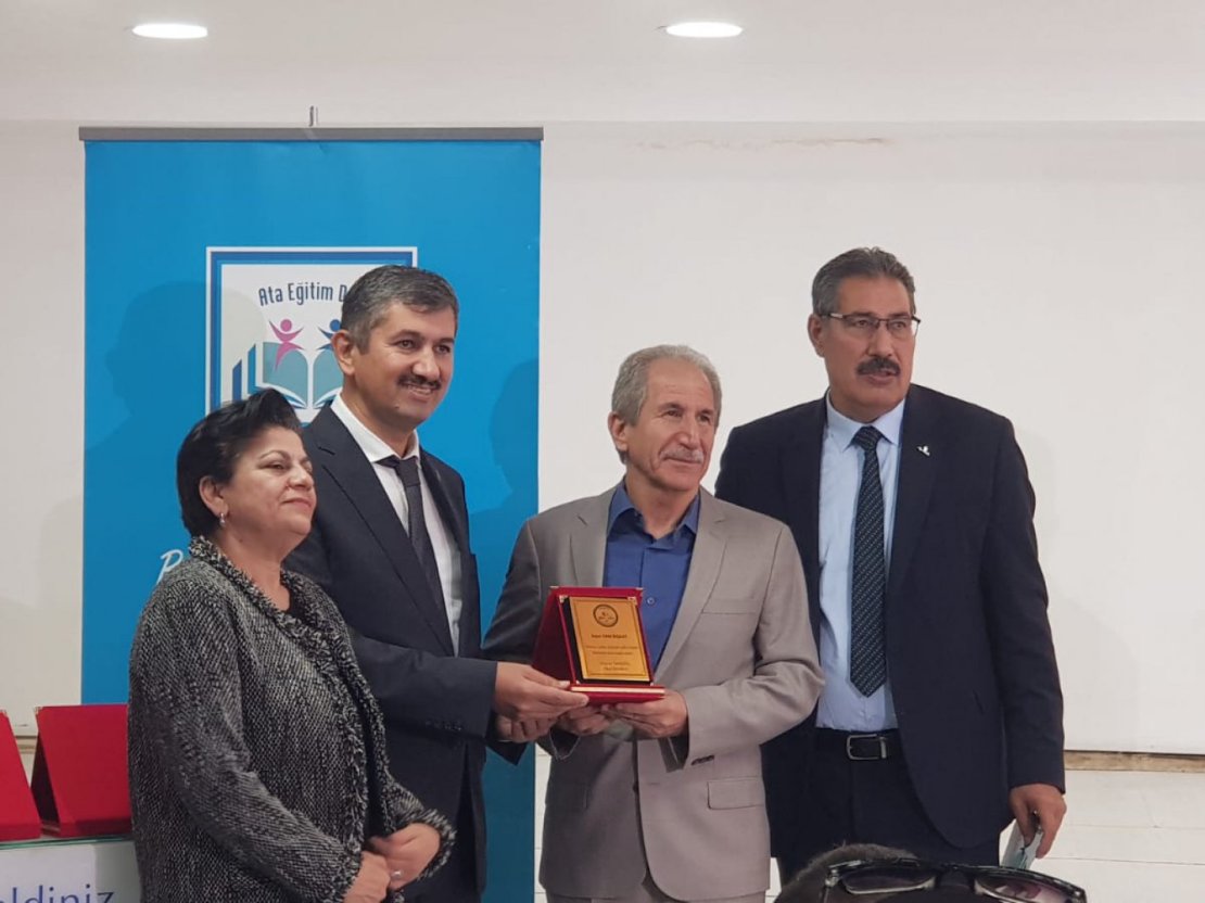 Ataşehir Eğitim Derneği Sakarya İlkokulu’na kütüphane kazandırıldı.