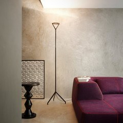 Luceplan-lola-schwarz-Stehleuchte-Ambiente-01