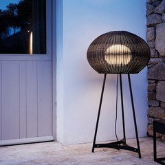 GAROTA_02_Pie_Ambiente-924x789