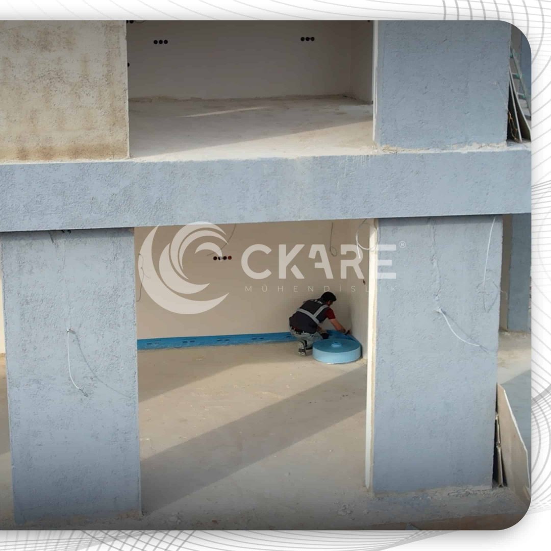 ozay konaklari villa yerden isitma duvar dibi kenar dilatasyon bandi montaji - ckare muhendislik