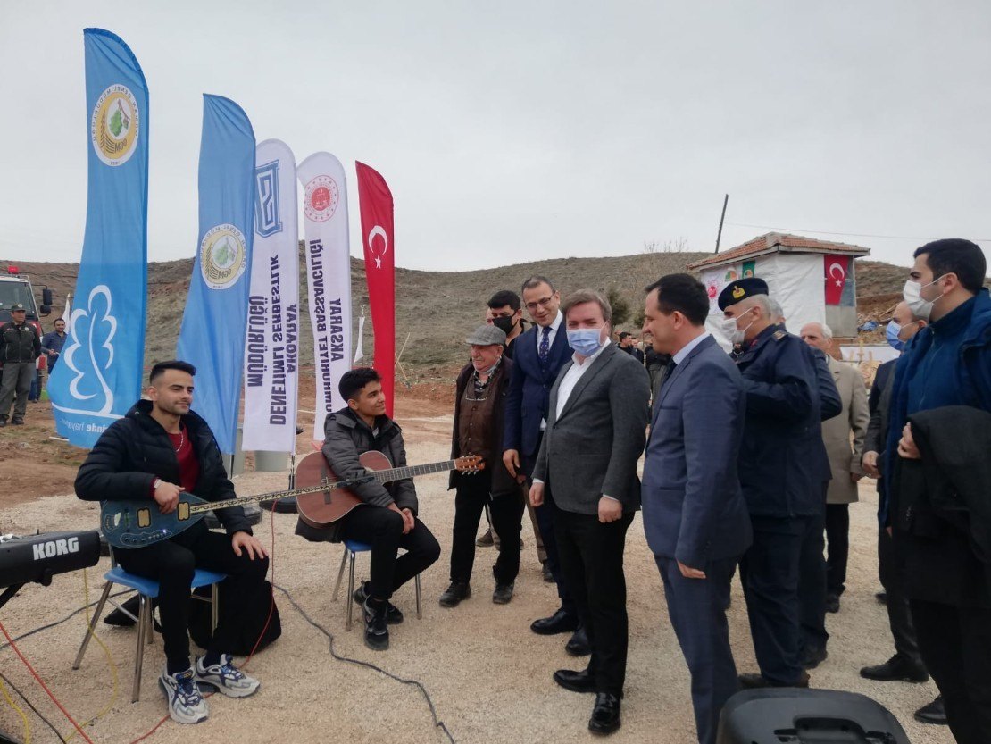 64cb63d0-b4a3-4ff8-b040-438abd594b36