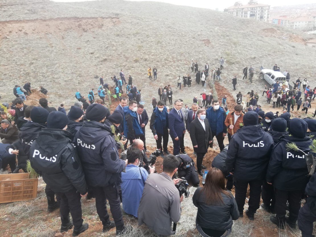 2e42e8ac-fa6e-410d-b251-7ee8e3c62dbf