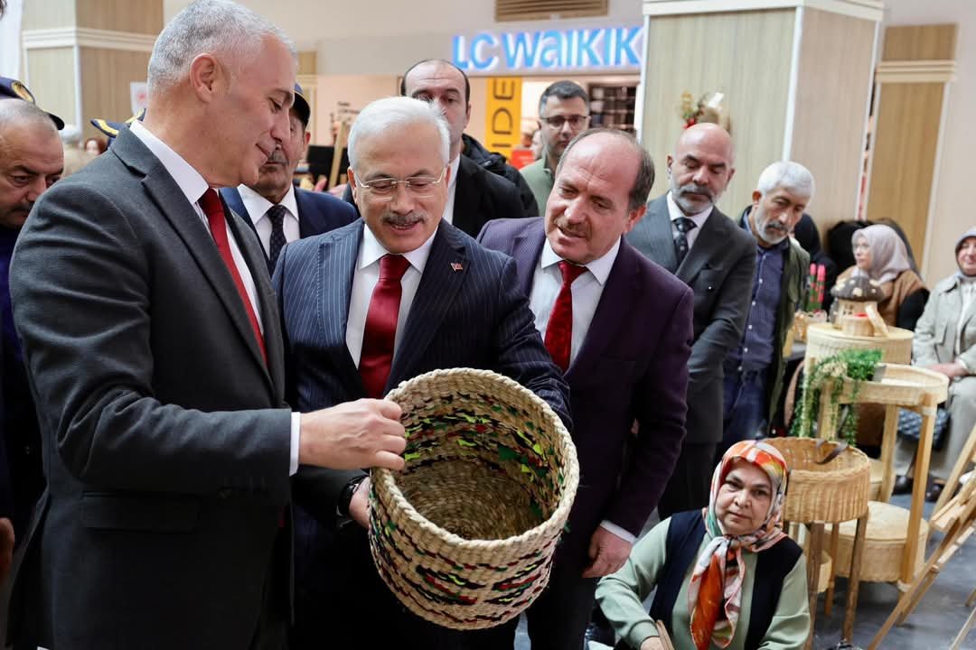 3d206ea1-8f64-4eca-95ea-9da35968556b