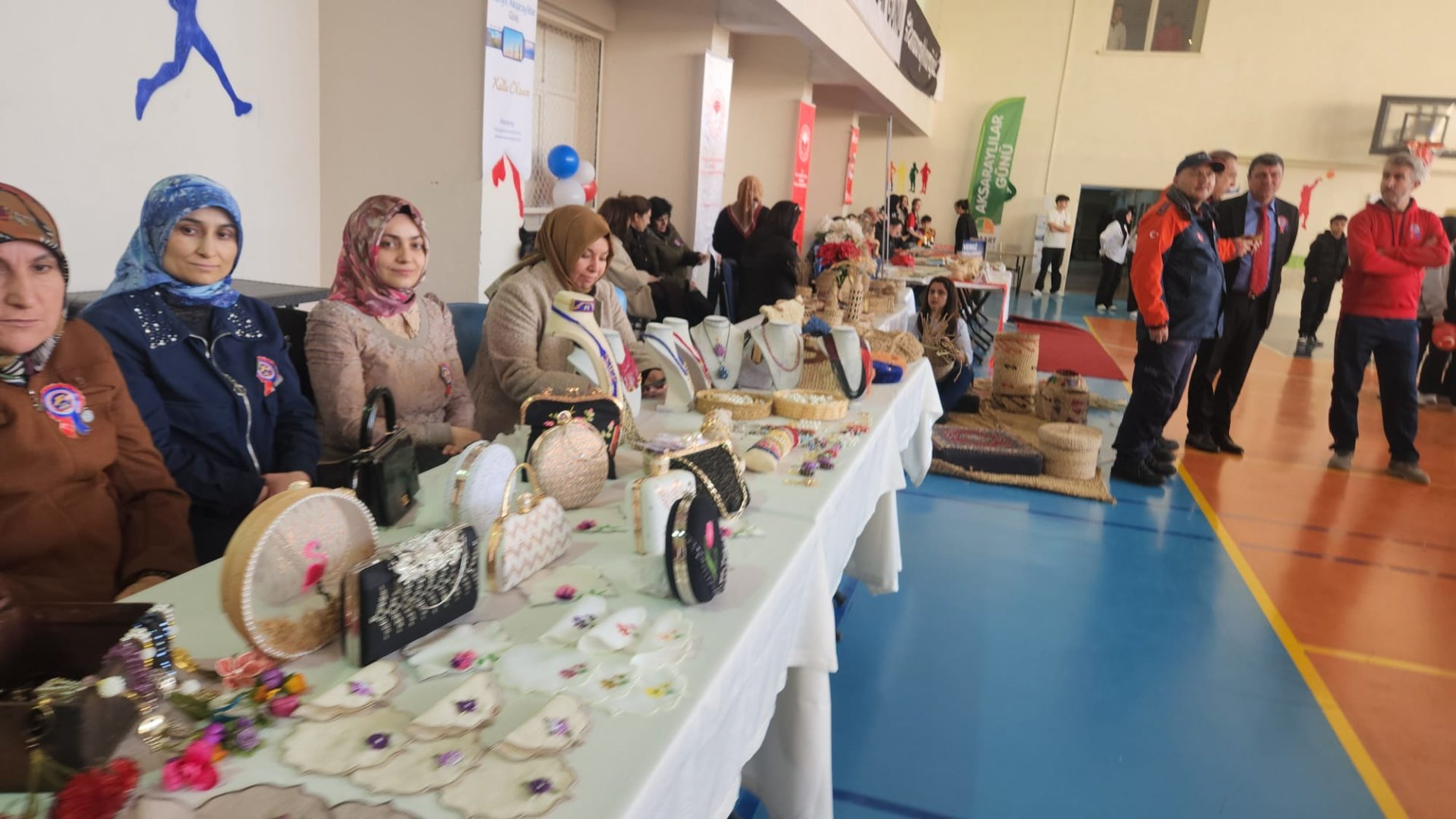 2C9B2567-0465-4D17-B3Ee-A9Bc7B24B27D