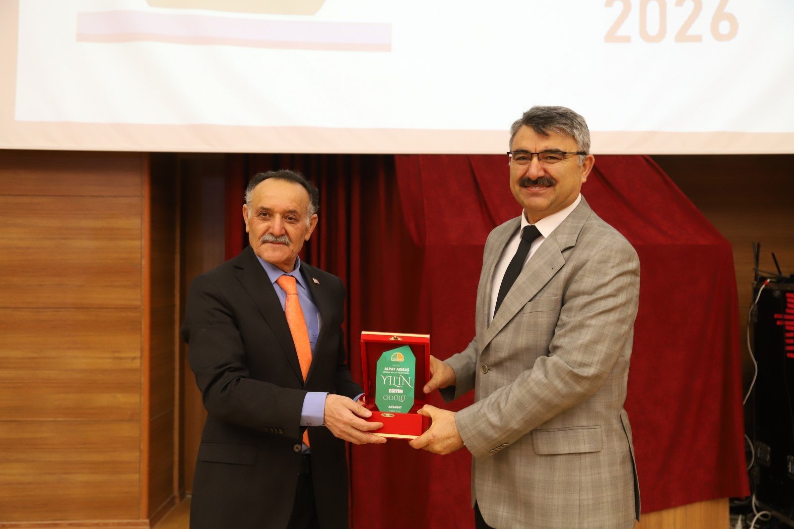 173C8D56-414E-4746-9C23-B523Dc2269De