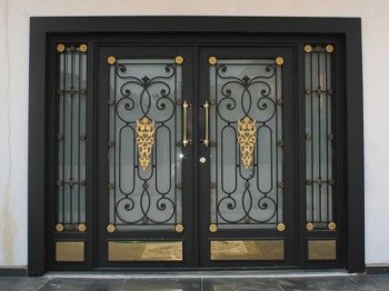 Kemerli Ferforje Kapılar ile Estetik ve Güvenli Giriş Çözümleri