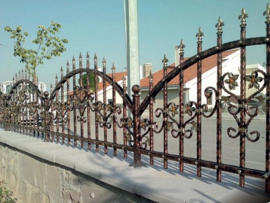 Ferforje Duvar Üstü Korkuluklar | Estetik ve Güvenlik - Trabzon