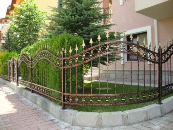 Ferforje Bahçe Korkulukları | Estetik ve Güvenlik Çözümleri