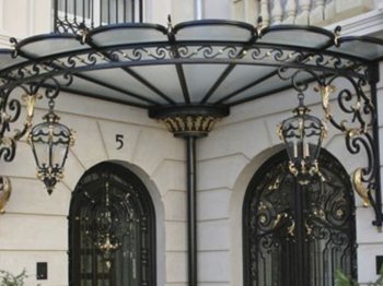 Ferforje Sundurma ve Garaj Uygulamaları ile Estetik ve Güvenlik