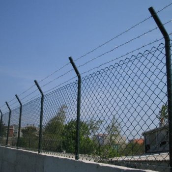 Statik Boyalı ve Galvanizli Boru Çit Direkleri ile Güvenli Çözümler